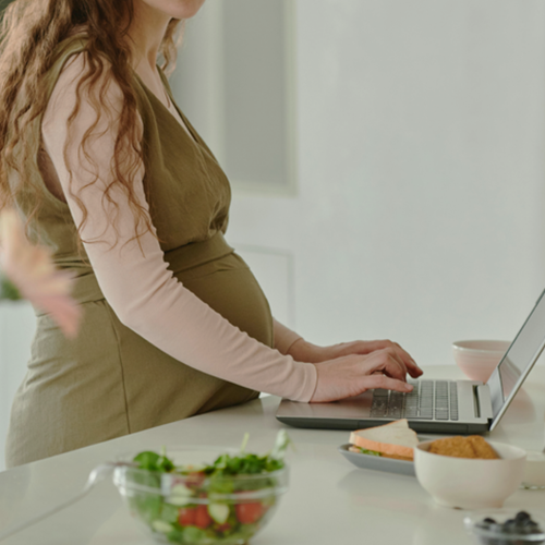 Mothers Without Borders: conciliar maternidad y vida laboral en España 2026 - solucionesbanohub.compaña - 1