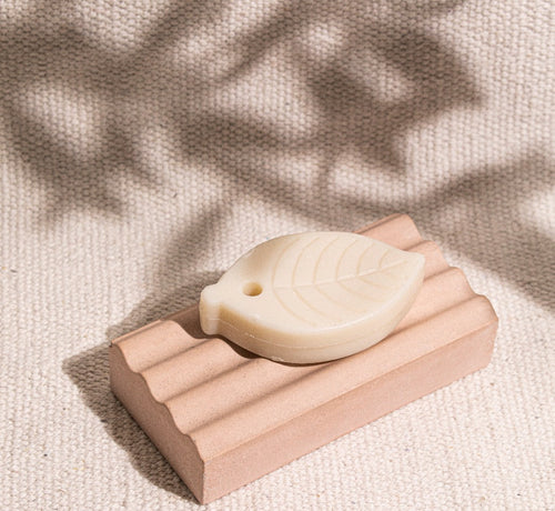 Pastilla de champú sólido 2 en 1 para cuerpo y cabello Mustela - solucionesbanohub.compaña - 1