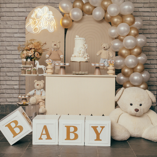 idea de fotomaton para baby shower: globos, ositos de peluche tarta y bloques con la palabra BABY - solucionesbanohub.compaña - 1