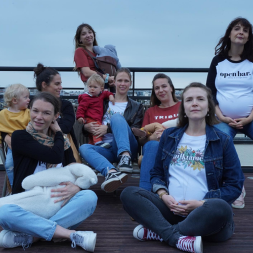 Día de la Mujer (8M): sororidad, conciliación y autocuidado en maternidad - solucionesbanohub.compaña - 1