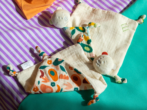 El doudou de apego Mustela existe en dos colores - solucionesbanohub.compaña - 4