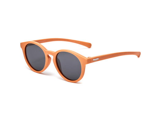 Las Gafas de sol niño Coco 6-10 años color coral, fabricadas en goma reciclada, son flexibles y resistentes. - solucionesbanohub.compaña - 13