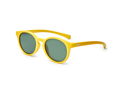 Las Gafas de sol niño Coco 6-10 años amarillas, fabricadas en goma reciclada, son flexibles y resistentes. - solucionesbanohub.compaña - 7
