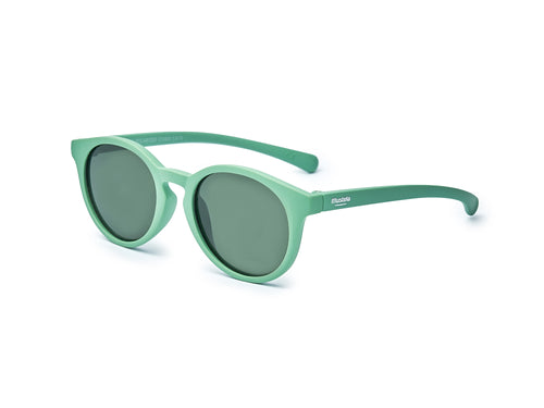 Las Gafas de sol niño Coco 6-10 años en color verde son ecológicas pues están hechas de material reciclado.  - solucionesbanohub.compaña - 3