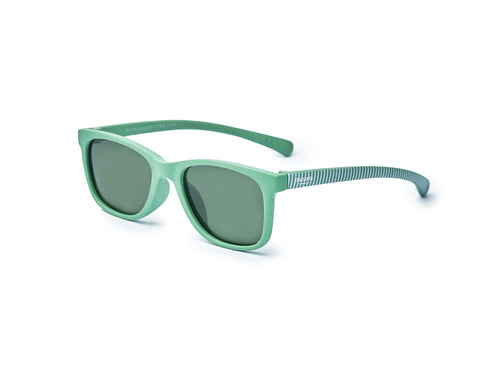Las Gafas de sol niño Girasol 3-5 años en color verde, tienen la patilla estampada con rayas blancas y son ecológicas pues están hechas de material reciclado.  - solucionesbanohub.compaña - 9
